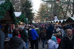 Magico Natale tra le bancarelle di Govone