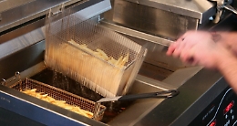 Bazzana, rubate 7 friggitrici alla Pro loco