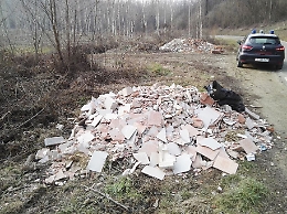 Macerie in Val Sarmassa: impresario denunciato