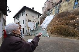 Fuori casa da quattro anni per il crollo al castello