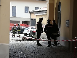 Cade un balcone, muore donna di 50 anni