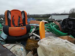 Troppo spreco negli ecocentri: buttiamo via cose ancora utili