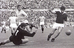 Gigi Meroni, l'artista del pallone, raccontato da Gandolfo