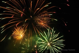 Successo per la serata di fuochi d'artificio lungo il Tanaro