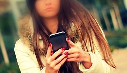 Mette in rete i video intimi con la ex: arrestato