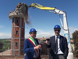 Moasca: completamente abbattuta la torre dell'acquedotto