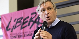 Magliette rosse per dire basta morti in mare