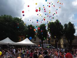 Da Canelli al Belgio: viaggio di un palloncino contro il bullismo