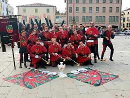 Bandiere e Musici: i gruppi di San Pietro e Don Bosco promossi in A2