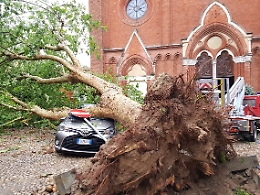 Tromba d'aria: devastazione ovunque ad Asti