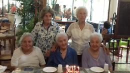 Le cinque sorelle Carpignano: insieme fanno 450 anni