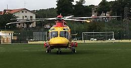 Finisce sotto la ruspa ribaltata: gravissime lesioni ad un braccio