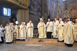 Il nuovo vescovo di Asti Marco Prastaro accolto nella Cattedrale gremita