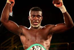 El Chapo Etinosa tricolore WBC dei pesi medi