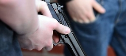 Asti, ha trasformato una pistola giocattolo in una vera: arrestato