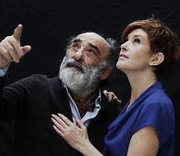 Alessandro Haber e Lucrezia Lante della Rovere in scena con "Il padre"