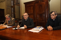 "Sacerdoti anziani e vocazioni in calo: la diocesi cambier&agrave;"