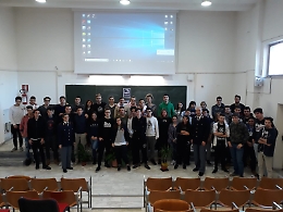 Sicurezza alla guida, la polizia stradale di Asti incontra gli studenti del "Penna"