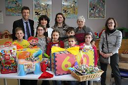 Dai bambini di Isola giocattoli in dono al reparto di Pediatria dell'ospedale di Asti