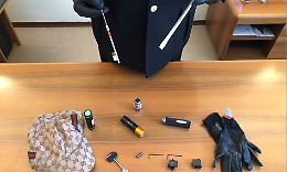 Trovato con il kit di arnesi da scasso: denunciato
