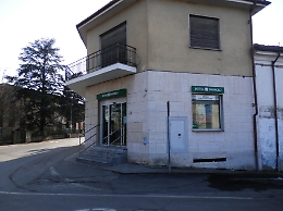 Ad Incisa raccolta di firme per "salvare" la banca del paese