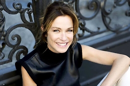 Politica e mass media, Stefania Rocca porta in scena "Squalificati"