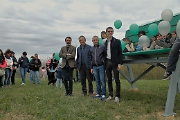 A Passerano Marmorito la "Big Bench" che guarda verso Torino e Superga