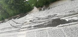 Violenta grandinata a Nizza e dintorni: strade e campi ricoperti di bianco