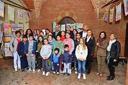 A scuola di artigianato: in mostra le creazioni dei bambini