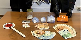 Arrestato un 17enne per spaccio: nell'alloggio che condivideva con la nonna trovati un chilo e mezzo di marijuana