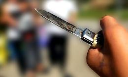 Rissa fra ragazzini dopo la festa di leva: due feriti da coltellate