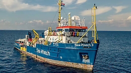 Presidio per tutta la notte a sostegno della Sea Watch 3 in piazza San Secondo