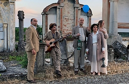 &ldquo;Dormono... sulle colline&rdquo;, il racconto dei nostri antenati nei cimiteri di campagna nel nuovo lavoro del Teatro degli Acerbi