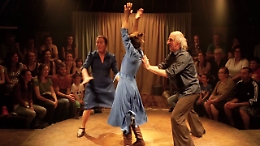 Festival "Paesaggi e oltre": raddoppia l'appuntamento al castello di Costigliole con la compagnia spagnola Los Galindos, serata aggiuntiva gioved&igrave;