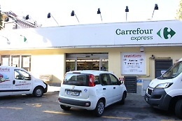 Asti, rapina al Carrefour di via Baracca: &egrave; un 19enne di origini pugliesi l'uomo arrestato dalla polizia