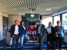 Sabato in piazza Medici torna "Moda sotto le stelle"