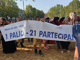 Palio di Asti: la protesta dei Comuni "relegati" a una sola corsa