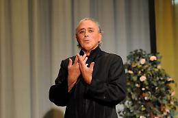 Renzo Arato: "Quella volta che Franca Valeri si compliment&ograve; con me e si affezion&ograve; al mio cagnolino"