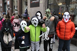 Bambini "horror" animano la festa di Halloween