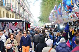 Molti astigiani tra i banchi della Fiera d'Autunno