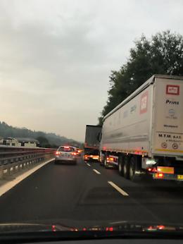 Asti, incidente sulla quattro corsie dell'Asti-Alba, tre auto coinvolte