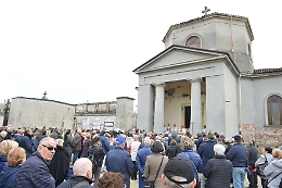 Ognissanti, al cimitero la messa presieduta dal vescovo Prastaro