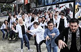 In scena "Bricks - Oltre i muri del web"