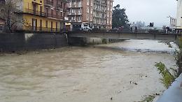 Notte di timore, ma il Belbo rimane sotto i limiti di guardia. Riaperte le provinciali per Cassinasco e Loazzolo