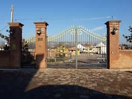 Aggressione al patrimonio di una famiglia sinti: confiscati beni per 400 mila euro (compresa una paninoteca mobile)