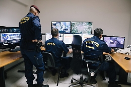 Baldichieri, vanno in azienda con il camion per rubare ma i vigilantes li fanno fuggire