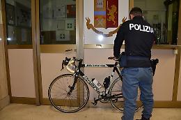 Asti, rapinano un ciclista ma vengono presi dalla Polizia