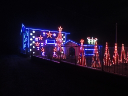 Natale, torna la magia di luci e musica a casa De Conno