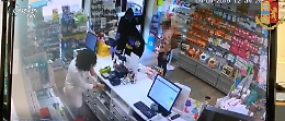 Asti, 4 arrestati per la rapina alla farmacia e al Carrefour: uno &egrave; un collaboratore di giustizia