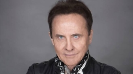 Roby Facchinetti dei Pooh ad Asti per omaggiare Valerio Negrini